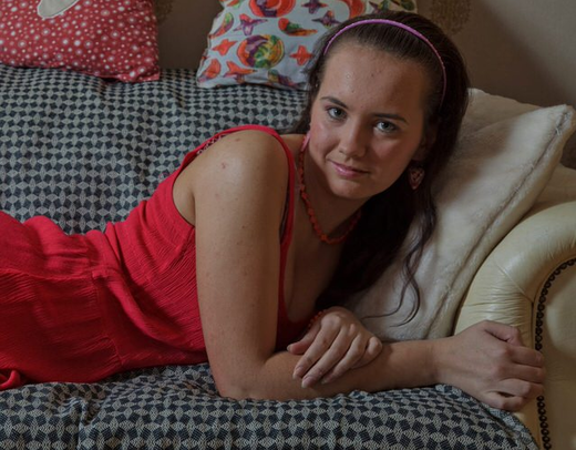 Скромная русская девушка на самом деле любит анал и когда кончают на лицо