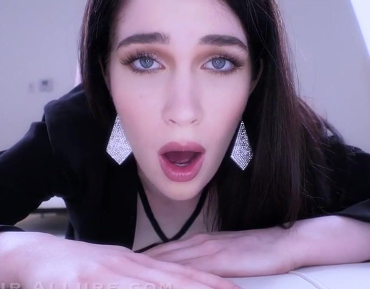 Приватный минет и секс на камеру во время съемок в развратном порно